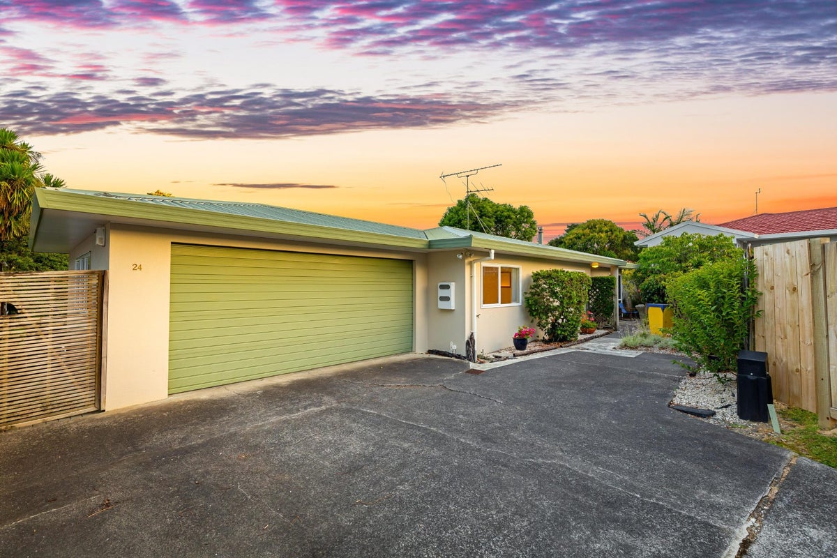 24 Milan Drive, Glen Eden, Auckland - Carousel 2