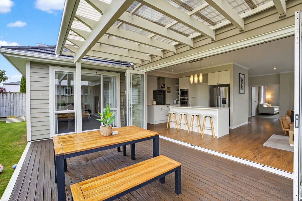 6 Turua Rise, Karaka, Papakura - Carousel 50