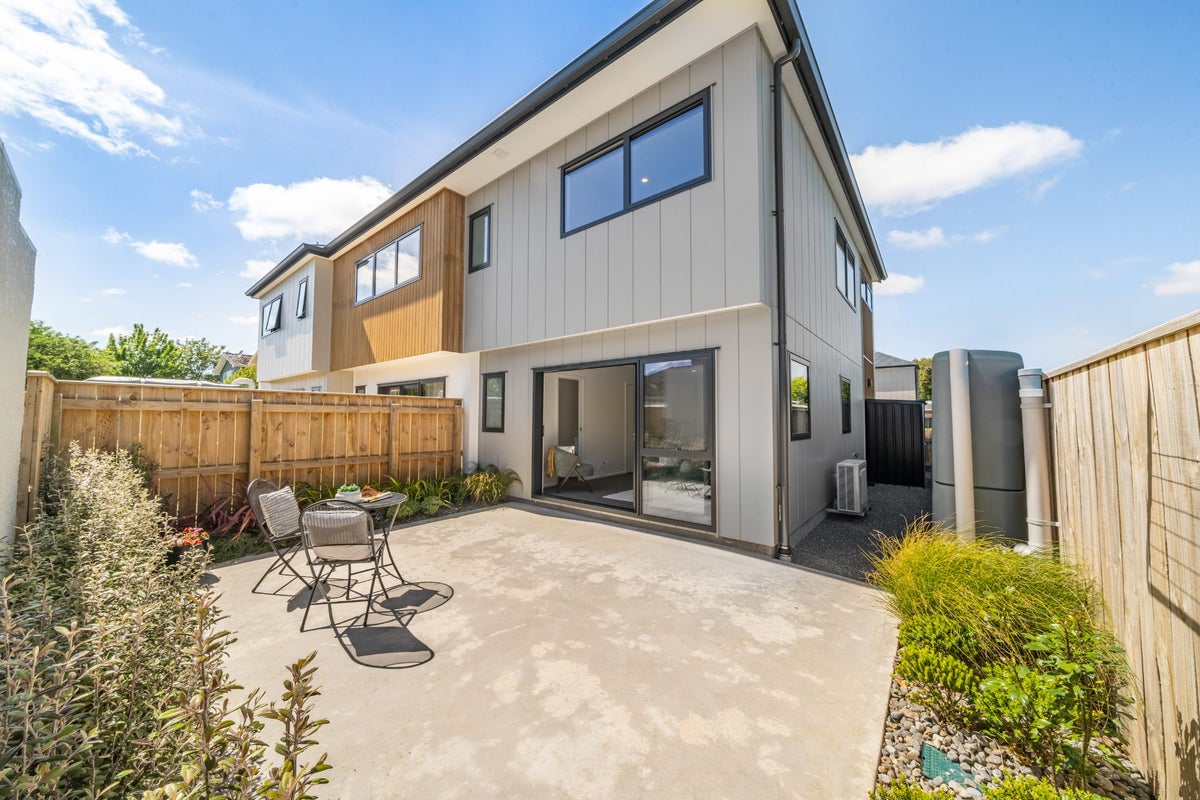 9/104 Martin Street, Wallaceville, Upper Hutt - Carousel 1