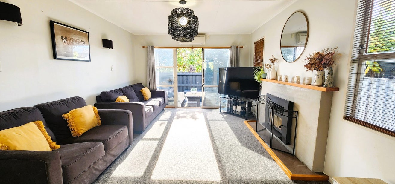 18 Frickleton Street, Taradale, Napier - Carousel 1