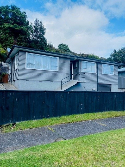 18 Whakawhiti Street, Marfell, New Plymouth - Carousel 2