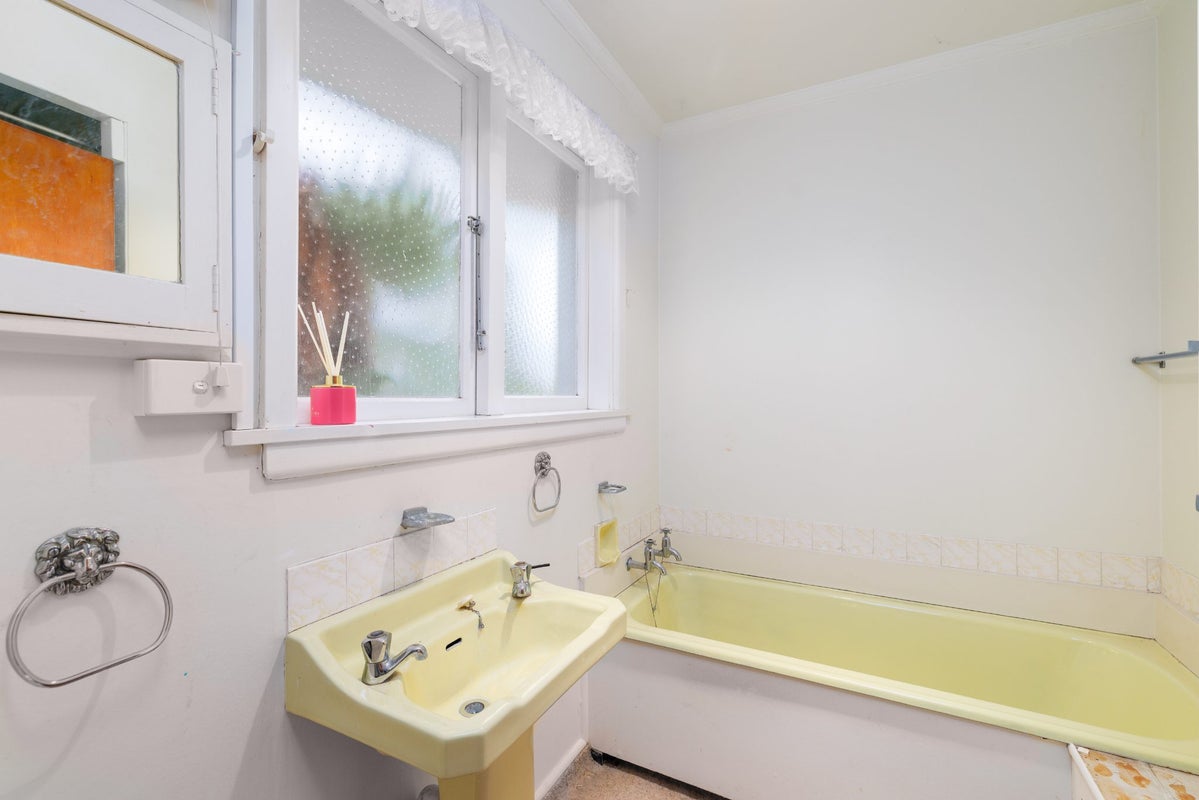 2 Gardiners Road, Bishopdale, Christchurch - Carousel 11
