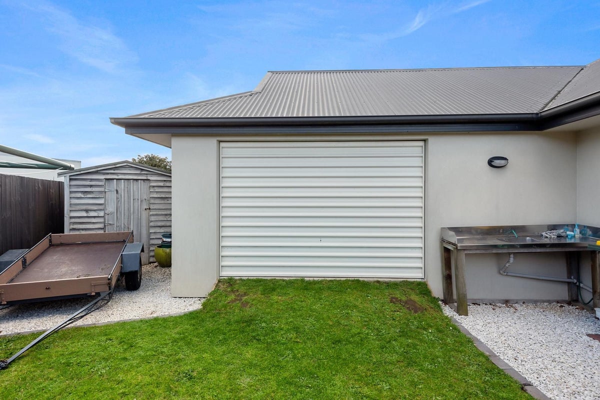 7 Bayswater Court, Huntington, Hamilton - Carousel 23