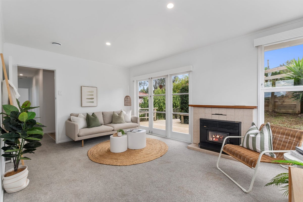22 Mcmillan Avenue, Te Kamo, Whangarei - Carousel 1