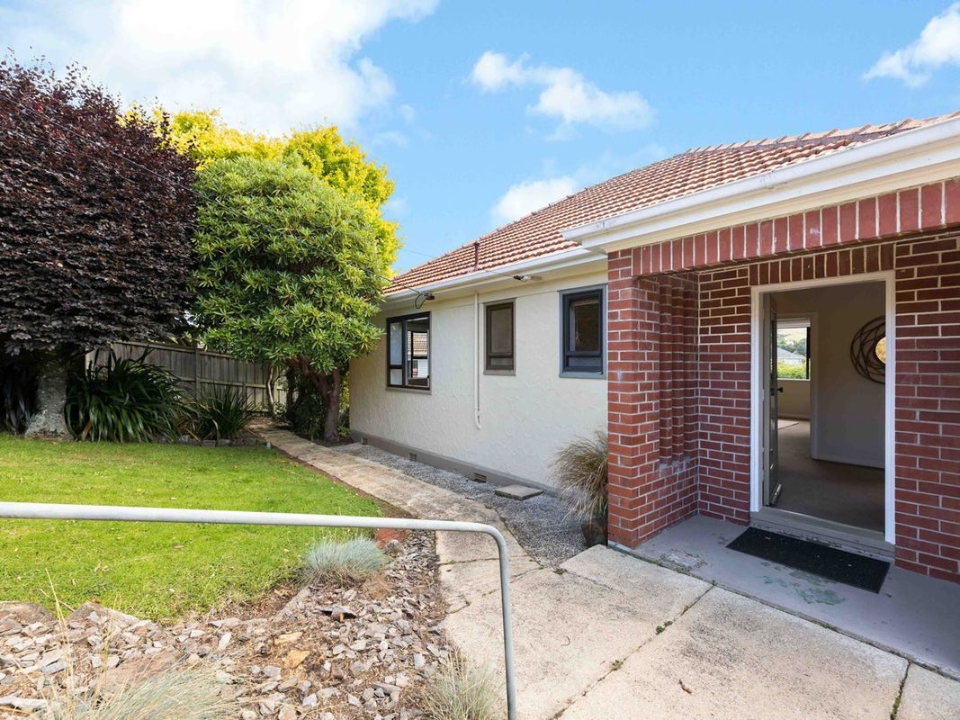 41 Mayfield Avenue, Wakari, Dunedin - Carousel 2