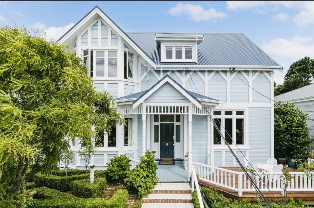 13 Paisley Terrace, Karori, Wellington - Carousel 1