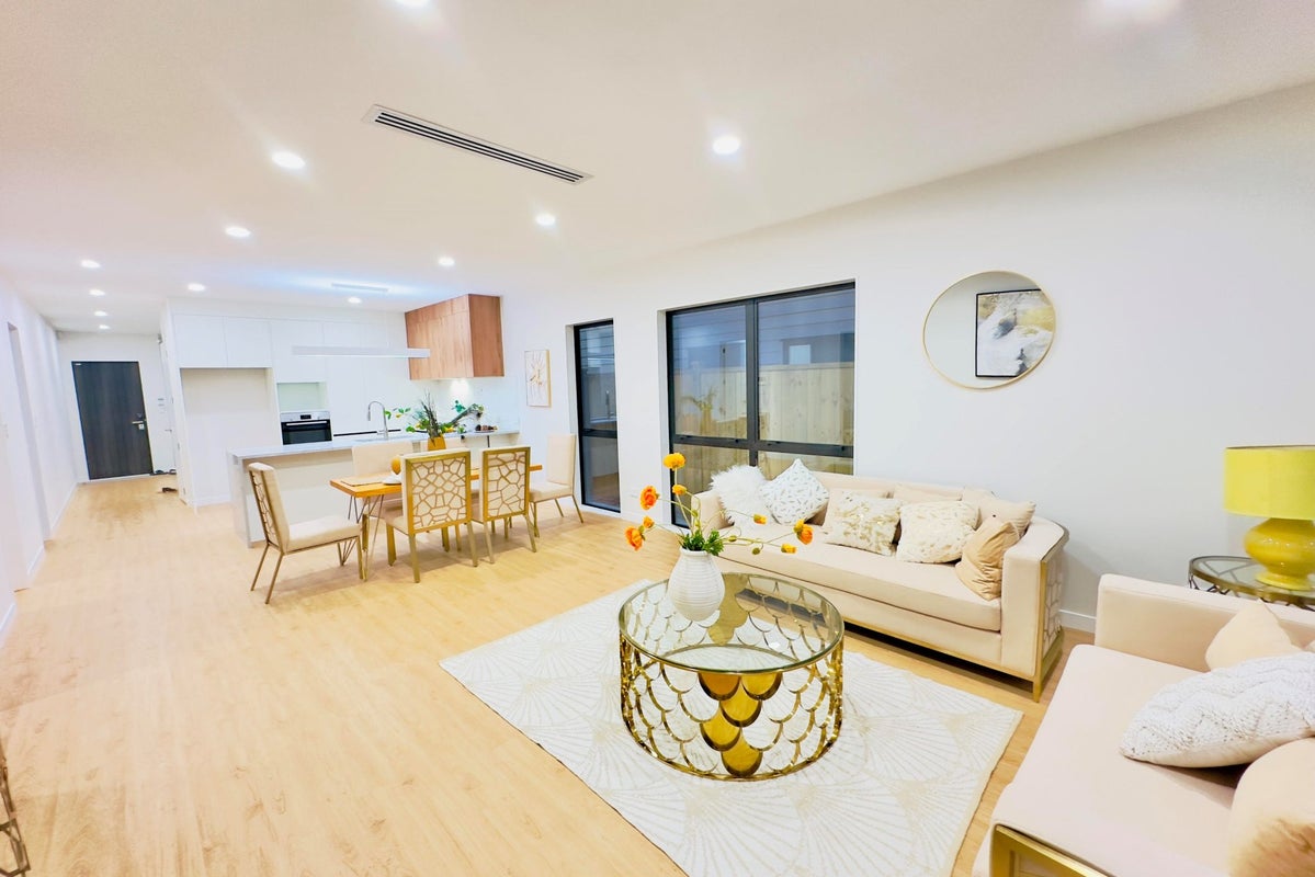 32 Ascent Street, Flat Bush, Auckland - Carousel 2