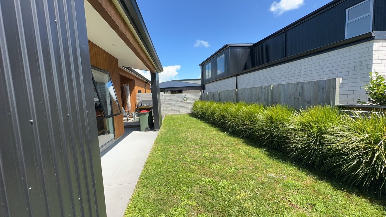 25 Whakapono Avenue, Baverstock, Hamilton - Carousel 2