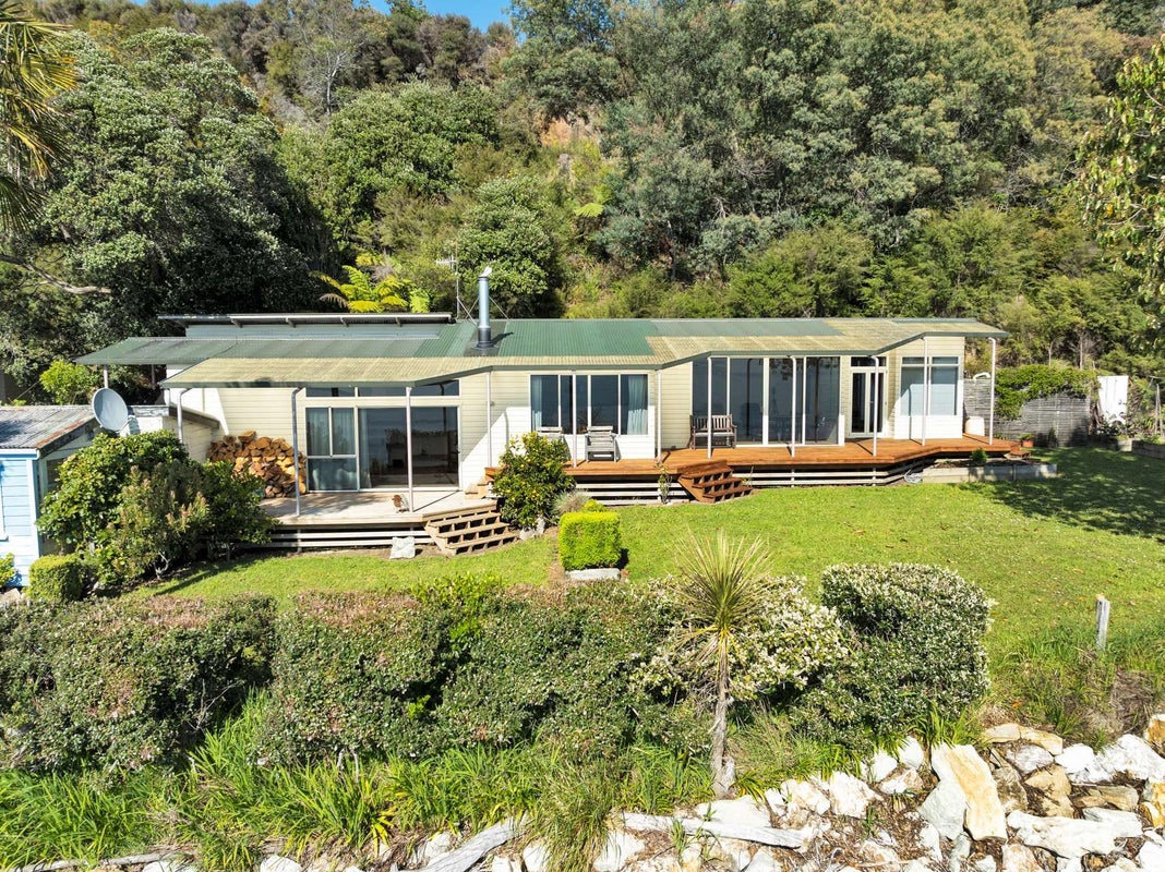 172 Rangihaeata Road, Takaka - Carousel 2