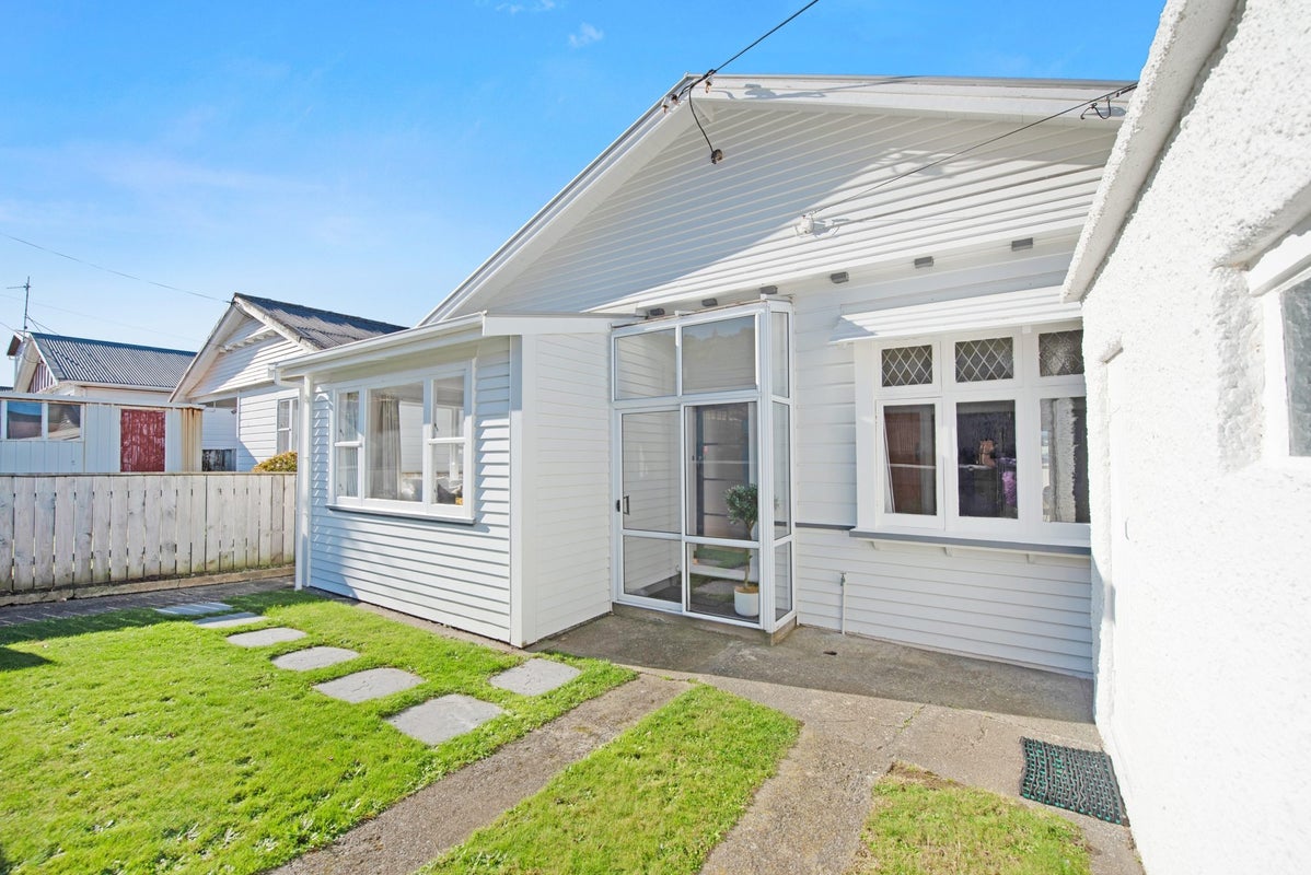 29 Freyberg Street, Lyall Bay, Wellington - Carousel 15
