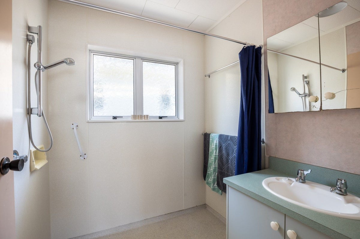 1/19 Wallath Road, Westown, New Plymouth - Carousel 2