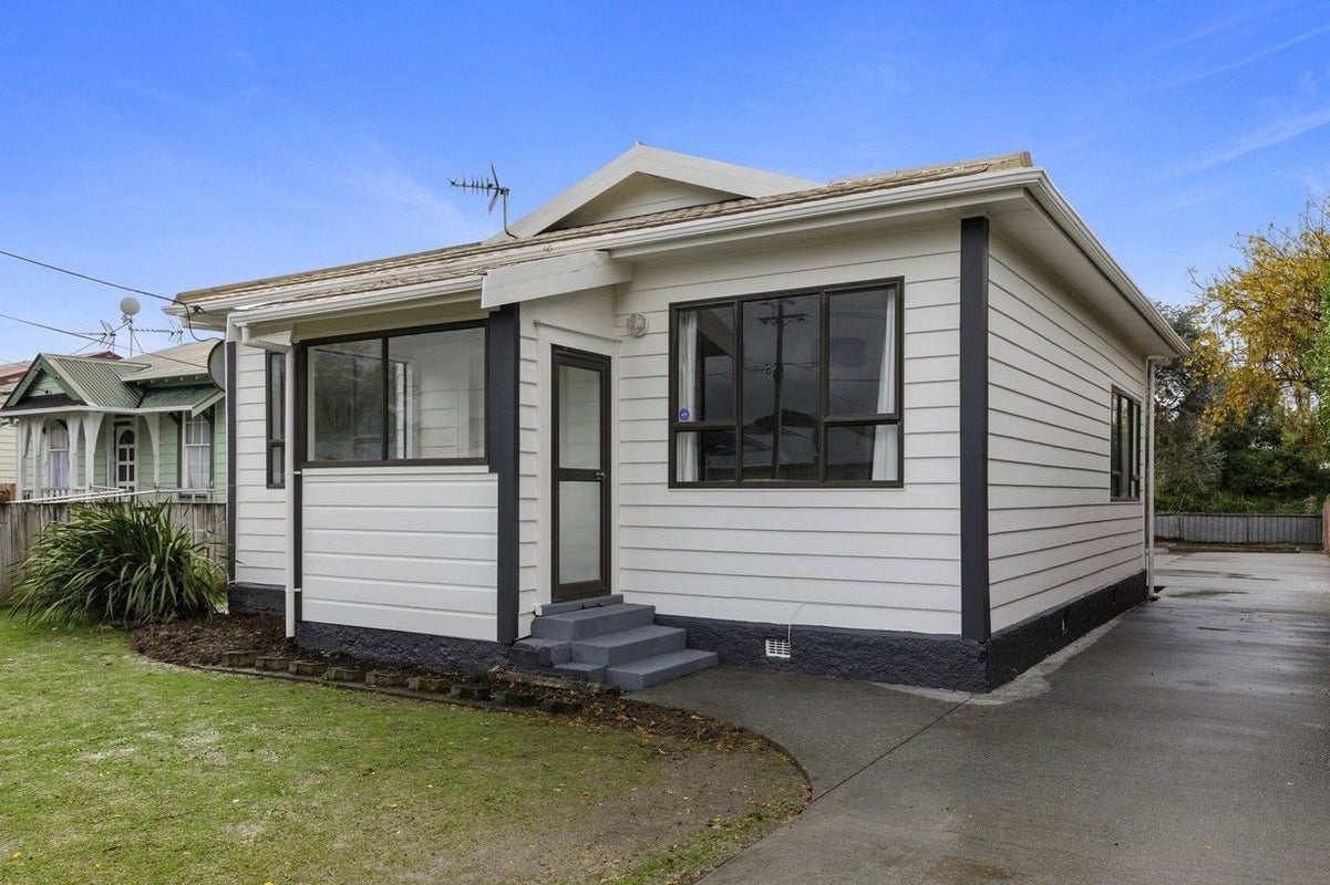 79 Randwick Crescent, Moera, Lower Hutt - Carousel 1