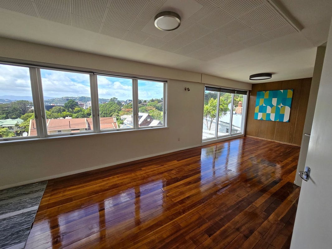 15 Barton Terrace, Thorndon, Wellington - Carousel 2