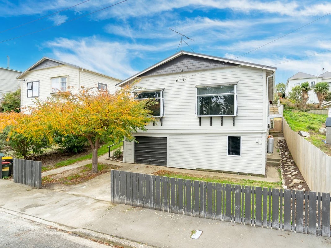32 Bernard Street, Kenmure, Dunedin - Carousel 1