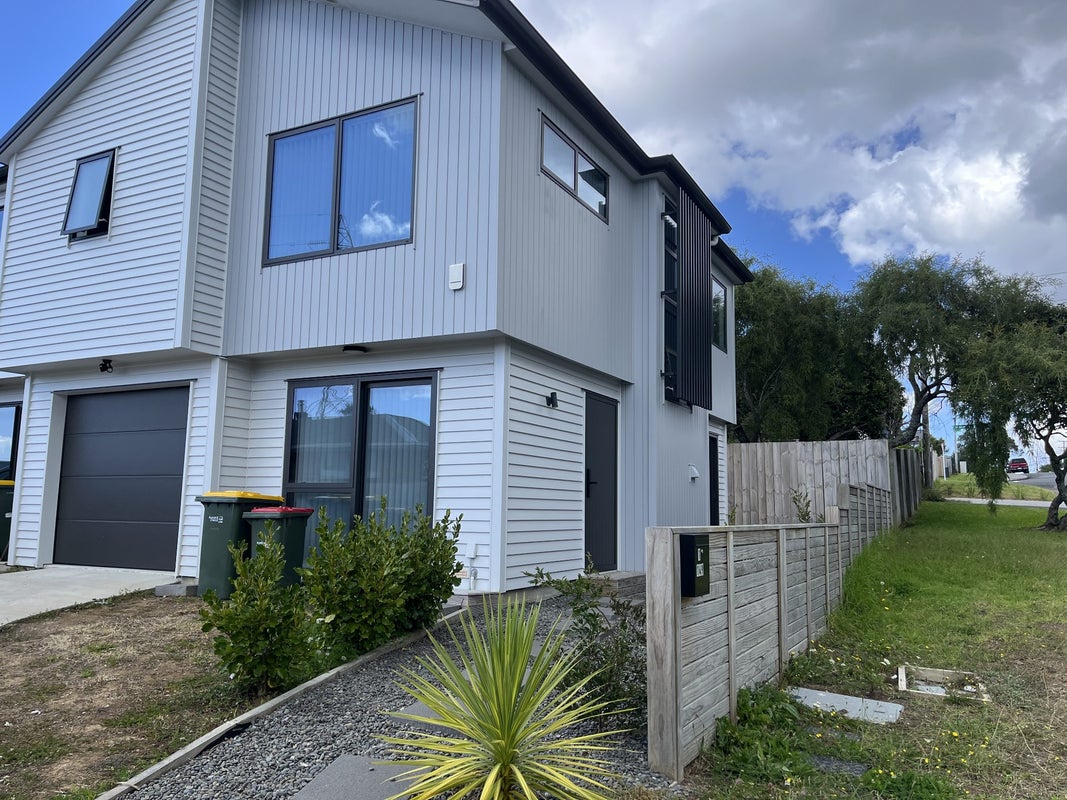 1/149 Tirimoana Road, Te Atatu South, Auckland - Carousel 2