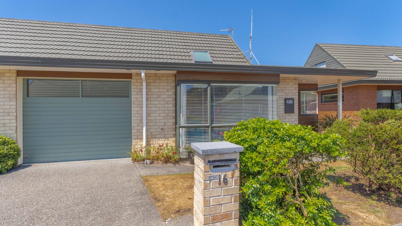16/42 Main Road, Tawa, Wellington - Carousel 13