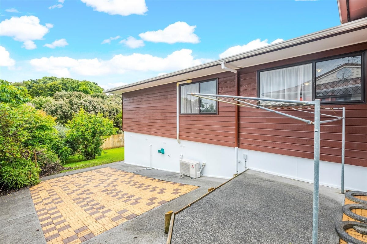 35 Pinewood Grove, Botany Downs, Auckland - Carousel 18