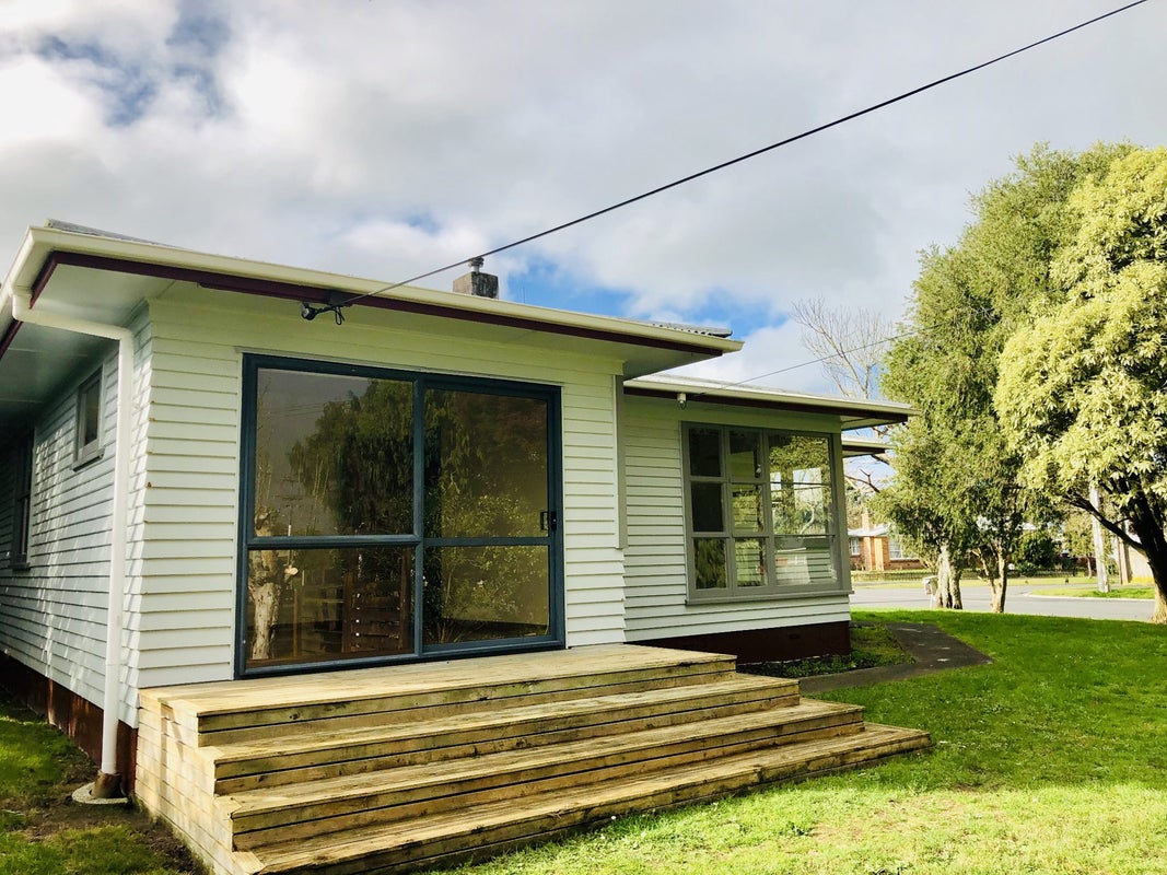 49 Nevada Road, Silverdale, Hamilton - Carousel 1
