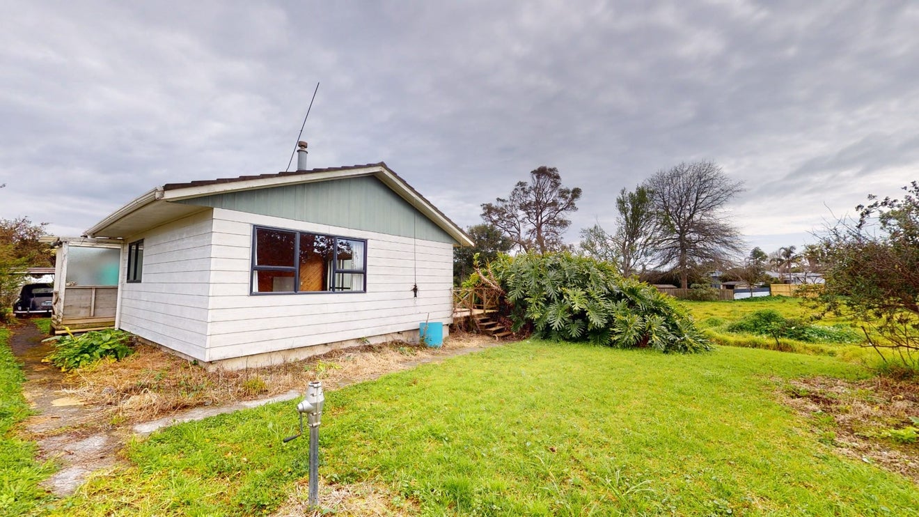 3 Sunkist Bay Road, Beachlands, Auckland - Carousel 1