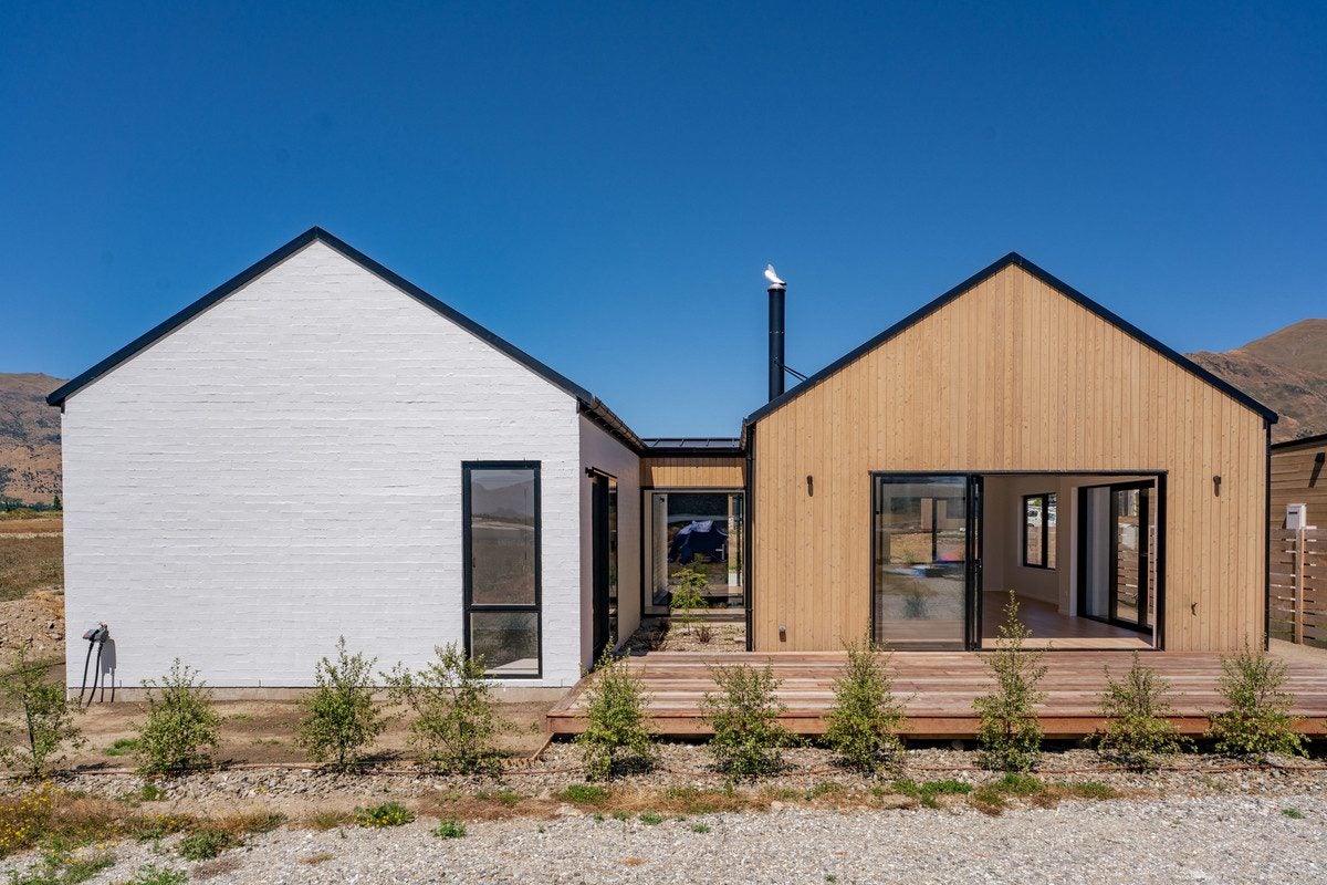 22 Marjon Drive, WANAKA - Carousel 2