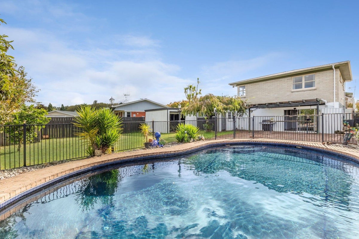 26 Patrick Place, Fitzroy, Hamilton - Carousel 2