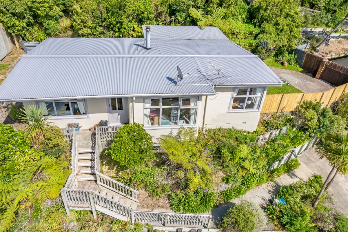 1 Koukou Place, Normandale, Lower Hutt - Carousel 1
