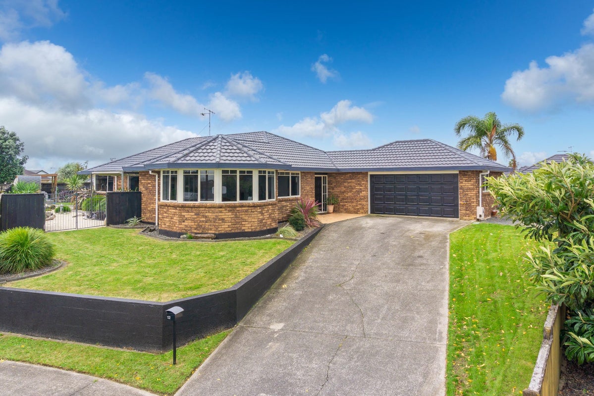 12 Flora Way, Rototuna, Hamilton - Carousel 1