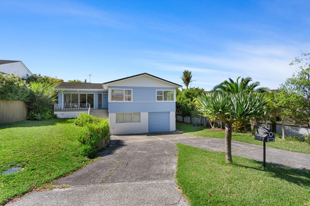 22 Finnerty Avenue, Howick, Auckland - Carousel 1
