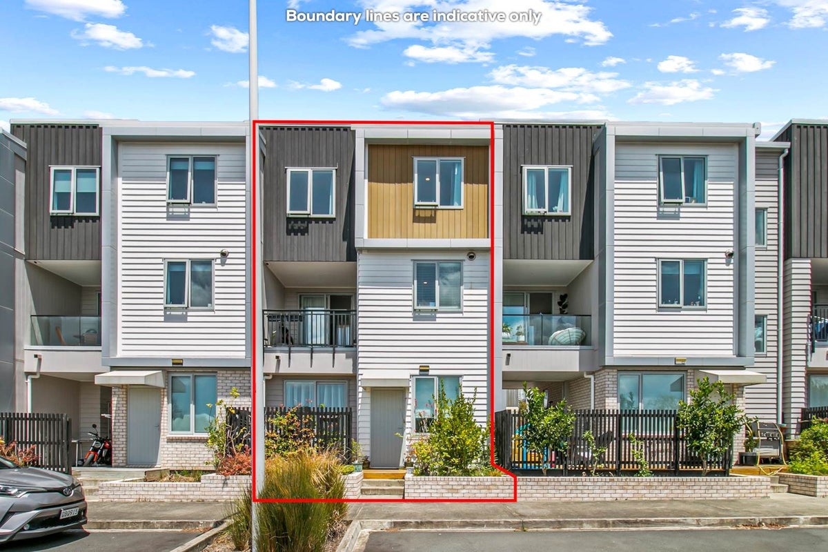 11 Ceramic Lane, New Lynn, Auckland - Carousel 1