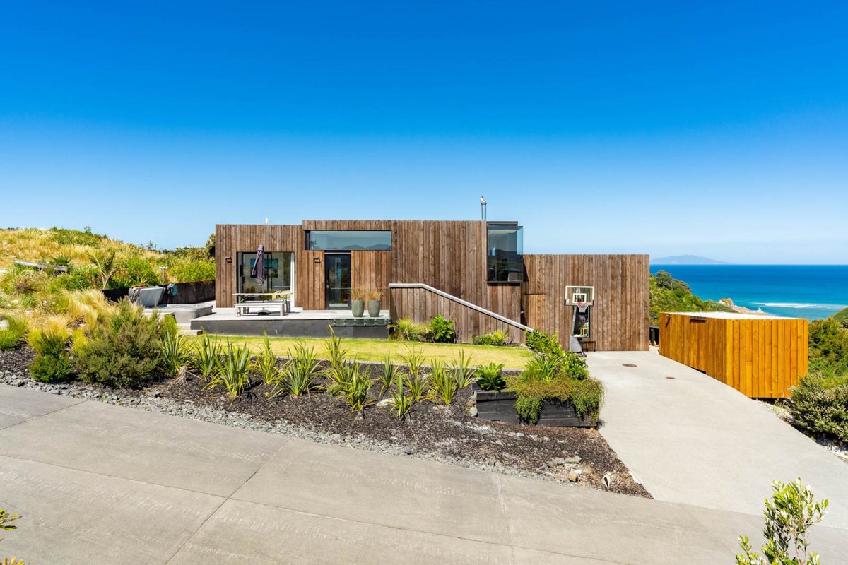 16 Seacoast Road, Mangawhai Heads, Mangawhai - Carousel 2