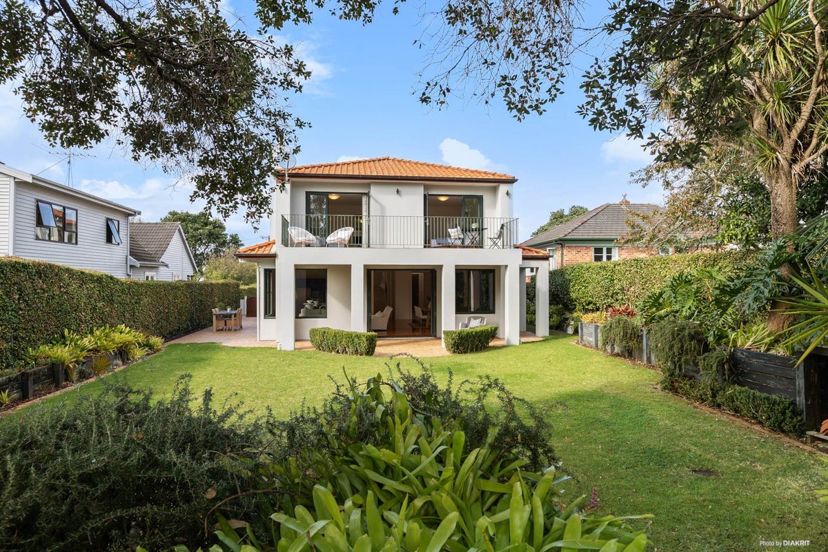 10 Evesham Avenue, Glendowie, Auckland - Carousel 2