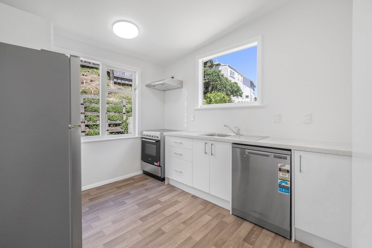 40 Adams Terrace, Aro Valley, Wellington - Carousel 1