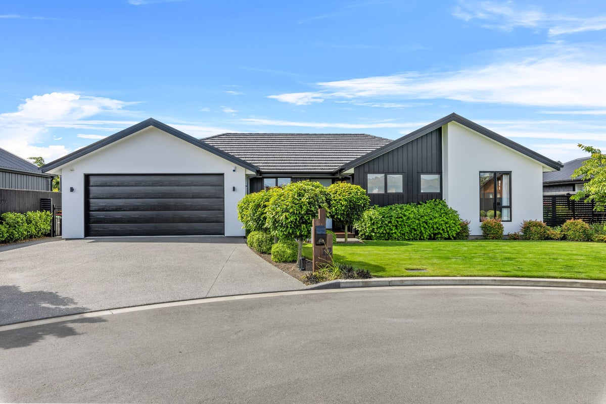 12 Ruston Lane, Halswell, Christchurch - Carousel 1