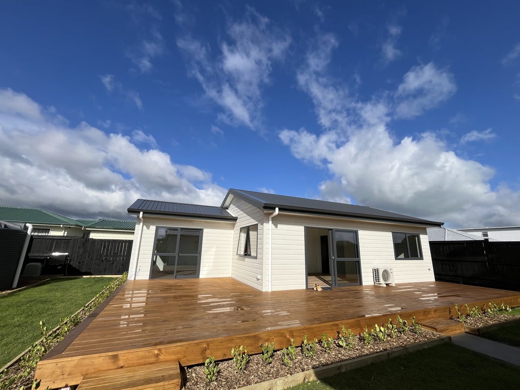 38 Shelly Bay Road, Beachlands, Auckland - Carousel 1