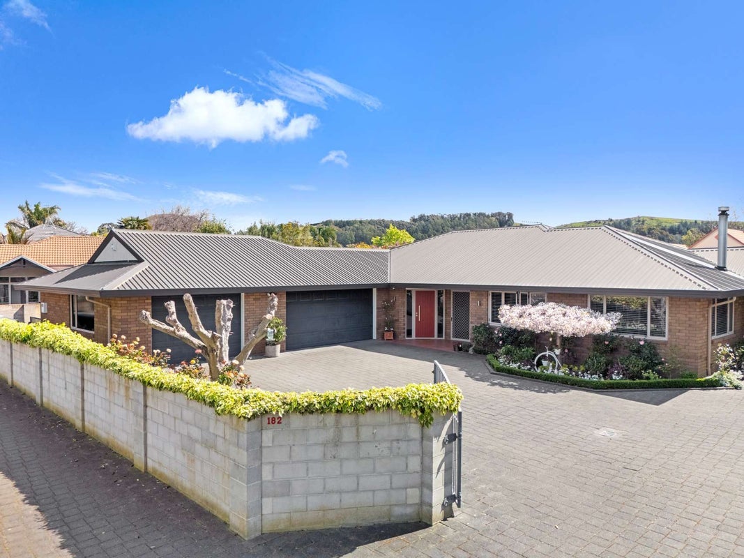 182 Auckland Road, Greenmeadows, Napier - Carousel 1