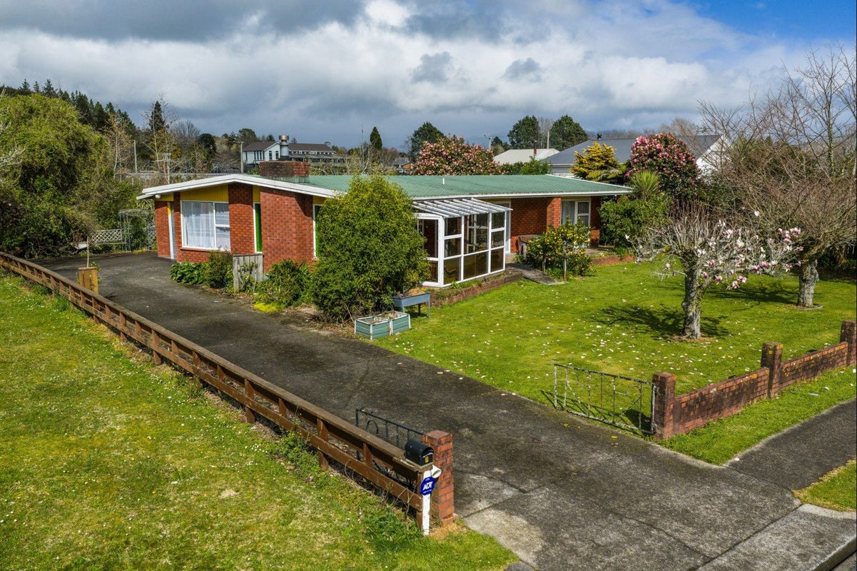 7 Rata Street, Inglewood, Inglewood - Carousel 1