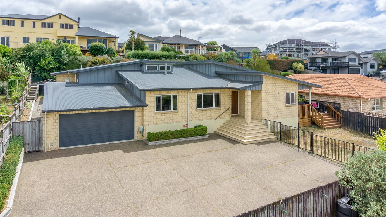 31 Discovery Drive, Flagstaff, Hamilton - Carousel 1