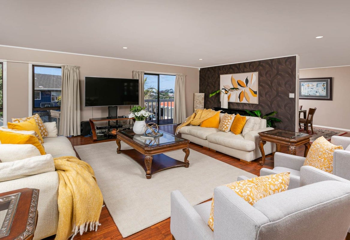 2 Sandford Street, Campbells Bay, Auckland - Carousel 2
