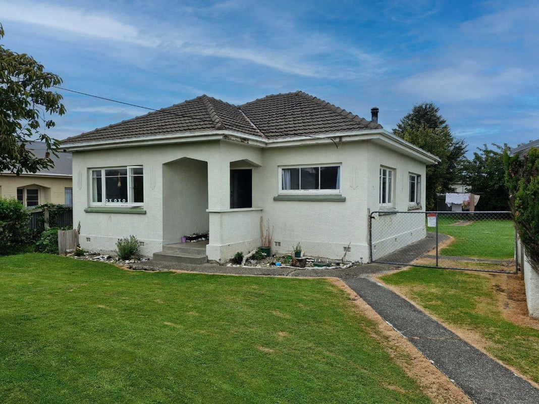 74 Stobo Street, Grasmere, Invercargill - Carousel 1