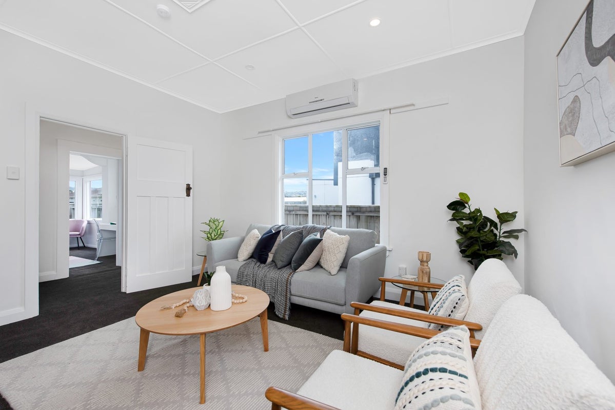 16 Argentine Avenue, Miramar, Wellington - Carousel 2