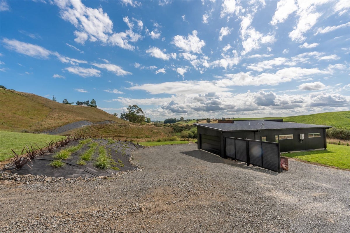 52 Lockerbie Lane, Whatawhata, Hamilton - Carousel 29