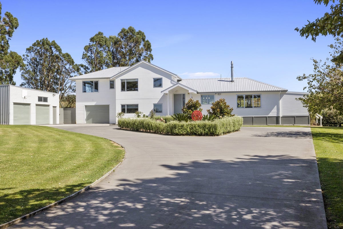 822 Carrington Road, Hurworth, New Plymouth - Carousel 2