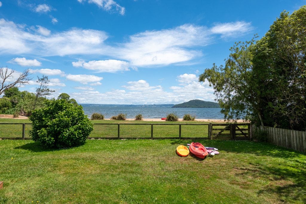 9A Cooper Avenue, Holdens Bay, Rotorua - Carousel 1