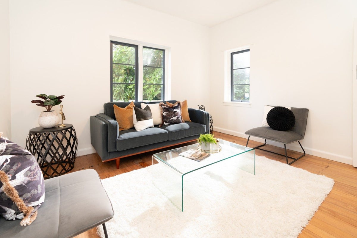 2/127 Molesworth Street, Thorndon, Wellington - Carousel 1