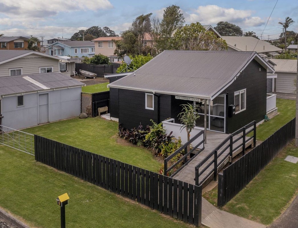 6 Aputa Avenue, Te Puru, Thames - Carousel 2