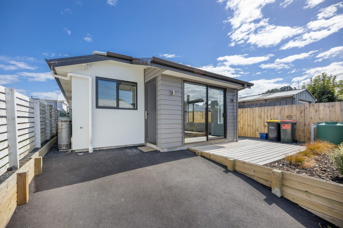 7 Josephine Street, Caversham, Dunedin - Carousel 1