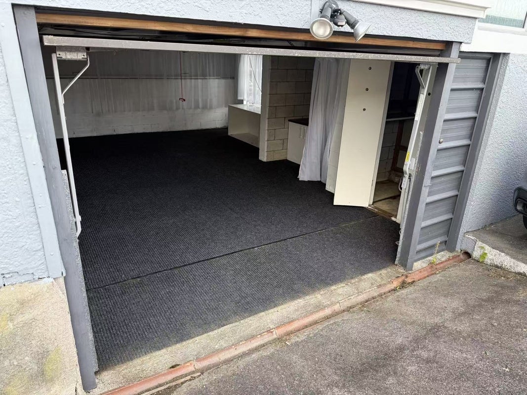 19 Raleigh Road, Northcote, Auckland - Carousel 2