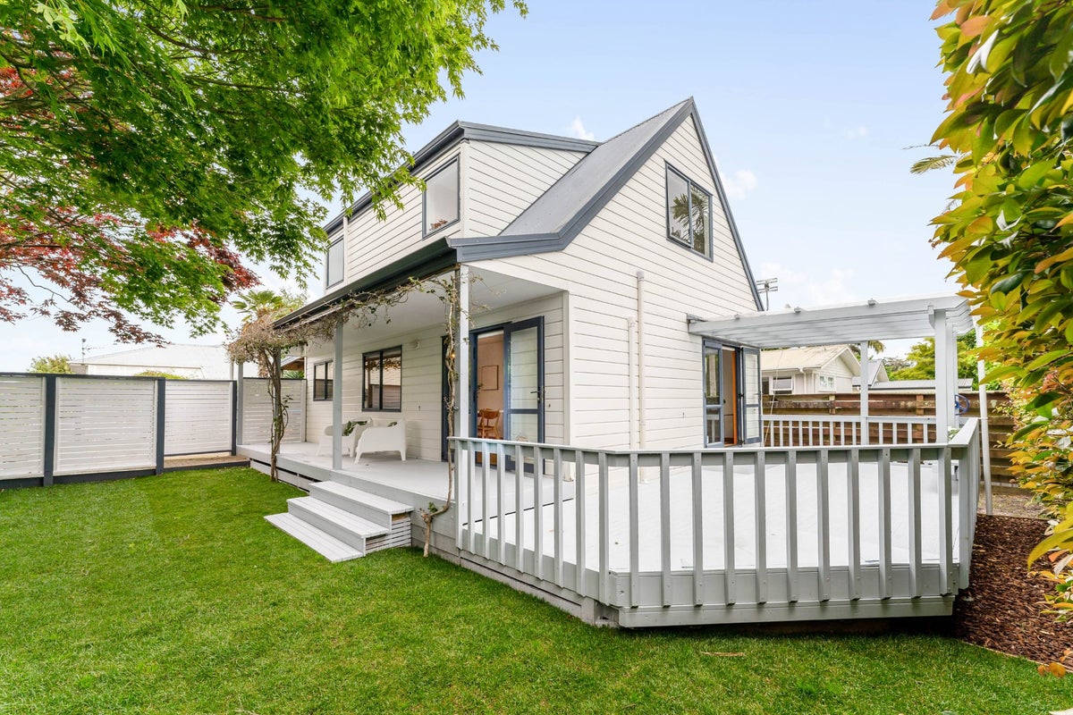 23A Fairleigh Avenue, Mount Albert, Auckland - Carousel 2