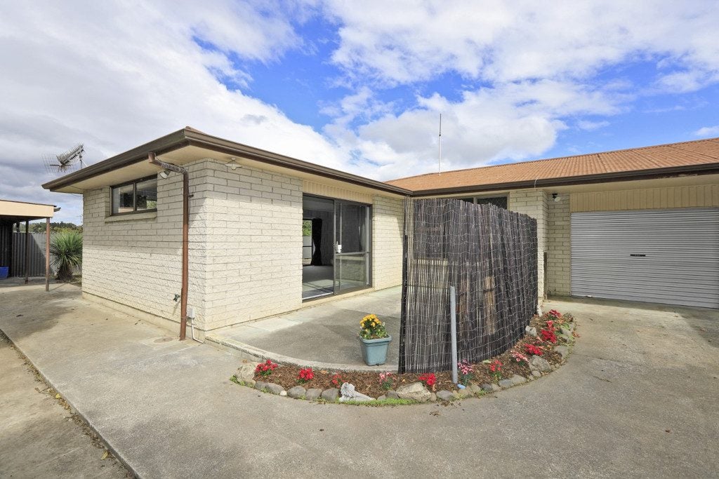 37 Lorne Crescent, Flaxmere, Hastings - Carousel 1