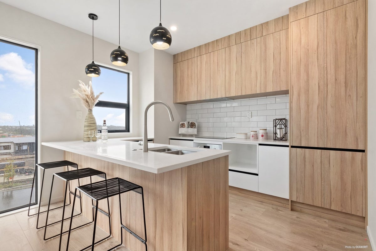 5 Paina Crescent, Massey, Auckland - Carousel 2